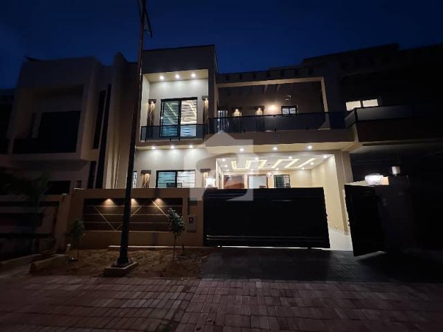 8.5 Marla Brand New House For Sale