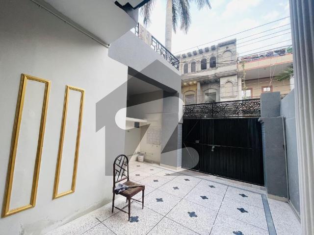 8.5 Marla House Available For Sale Samanabad