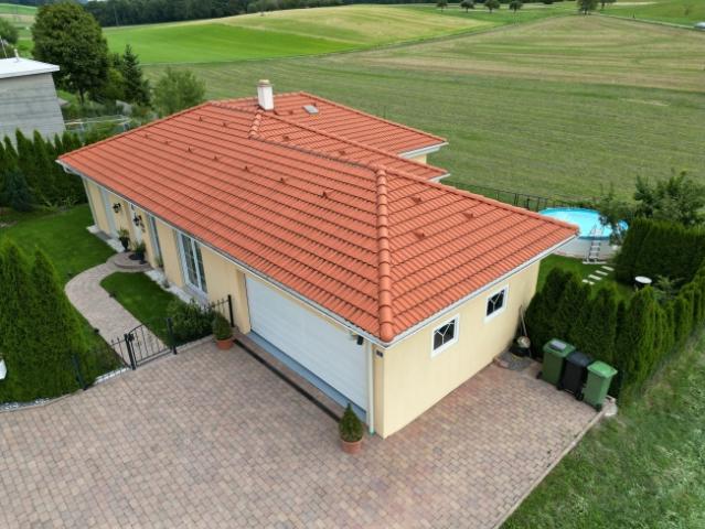 8.5 Zi. EFH mit Pool und Weitsicht in Stüsslingen