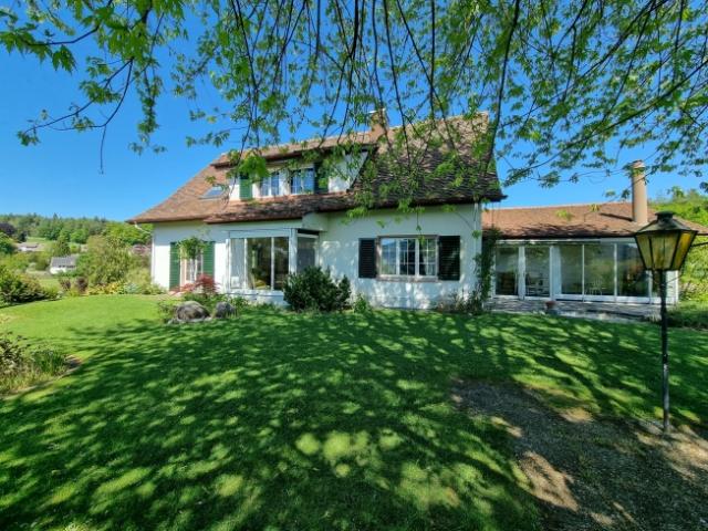 8.5 Zimmer Landhausvilla an bester Aussichtslage mit grossem Garten