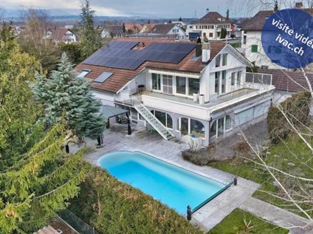 8.5 Zimmer Wohnung mit Pool in Sugiez / FR