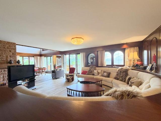 8.5 Zimmer, 278 m²