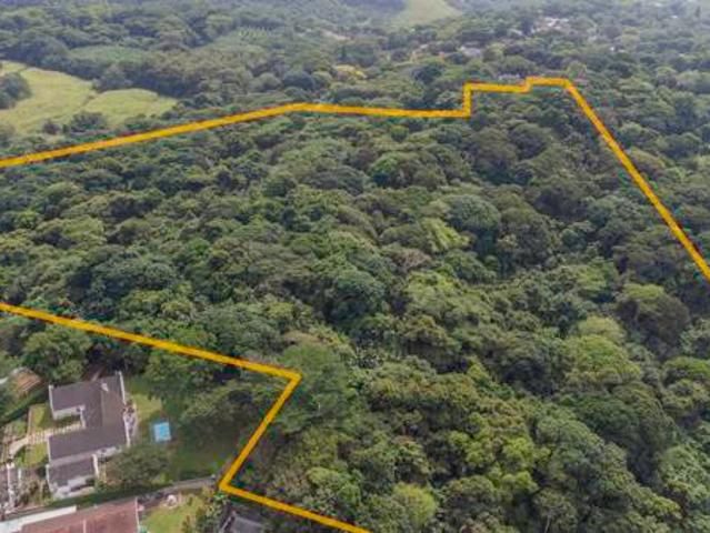 8.7 ha Land available in Umtentweni