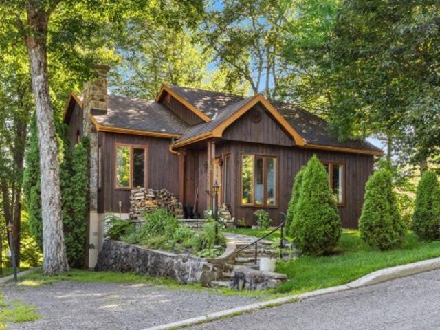 8 8A Rue Des Ardoises, Sainte Agathe Des Monts, QC, J8C 3N2 investment for sale | Listing ID 17259 | Royal LePage