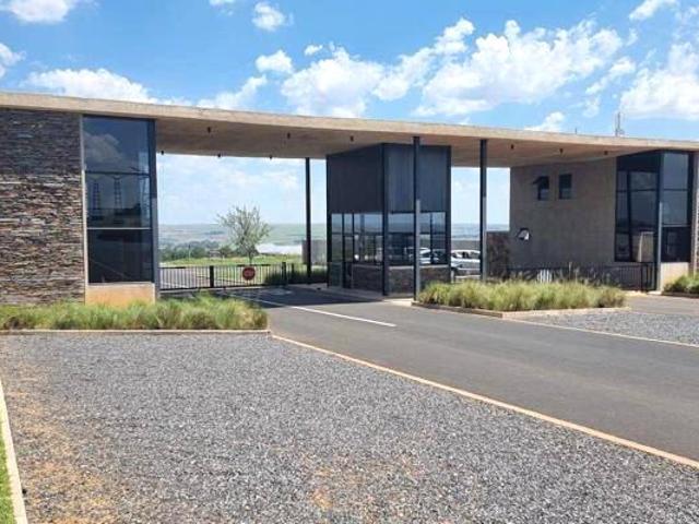 8 971 m² Land available in Middelburg South