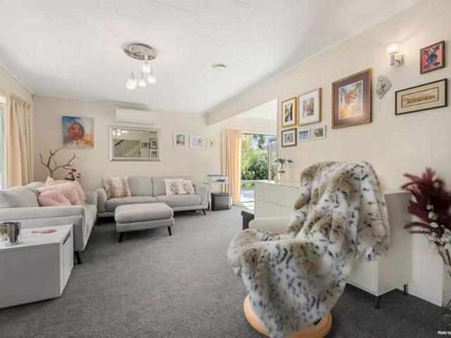 8C Butterworth Drive, Glendene, Waitakere City