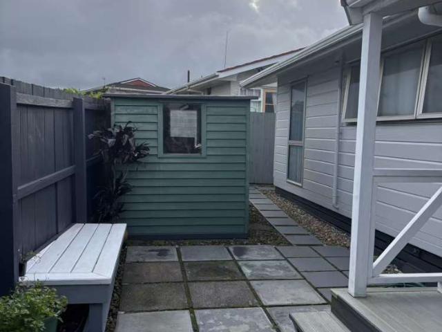 8A Anna Watson Road, Half Moon Bay, Manukau City
