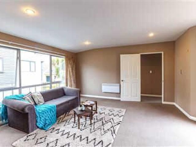 8a Broadbent Street, Riccarton, NZ 8041