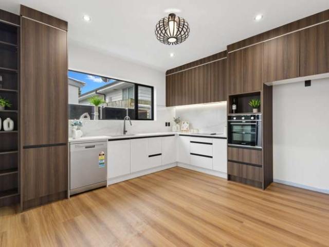 8A Brentford Place, Manurewa, Manukau City