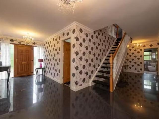 8a Manse Road