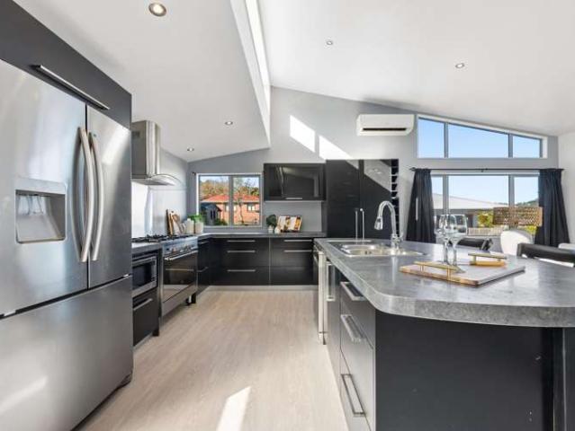 8A Norman Road, Titirangi, Waitakere City