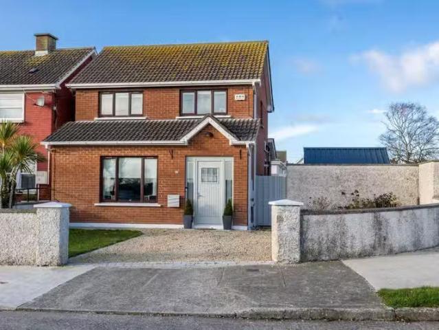8a Roseglen Avenue, Kilbarrack, Dublin 5 is for sale