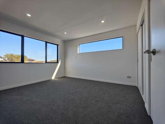 8B Crescent Hill, 10690, Manukau City