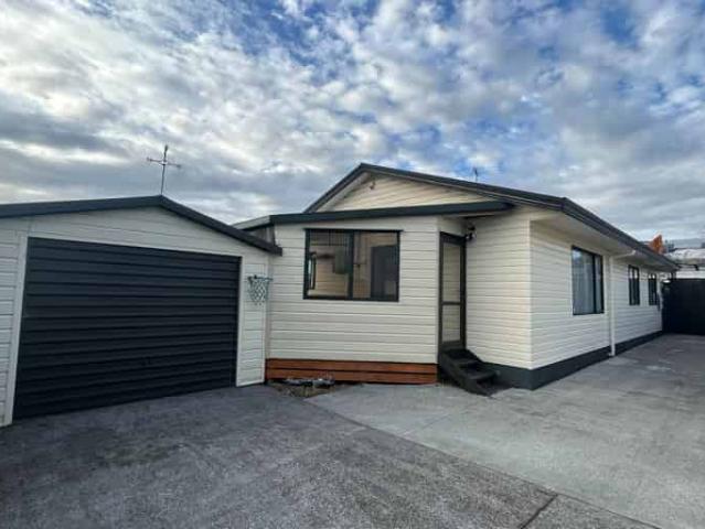 8B Domain Street, Waiuku, Franklin