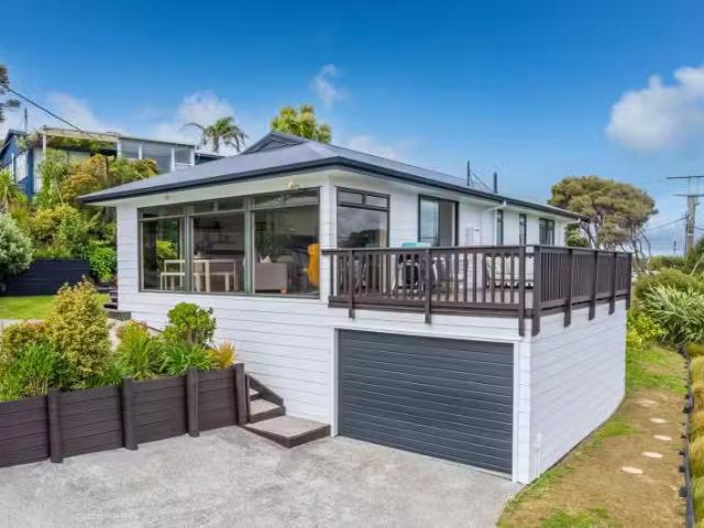 8B Government Road, Raglan, Waikato