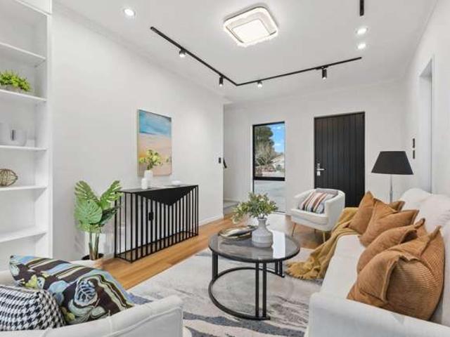 8D Brentford Place, Manurewa, Manukau City
