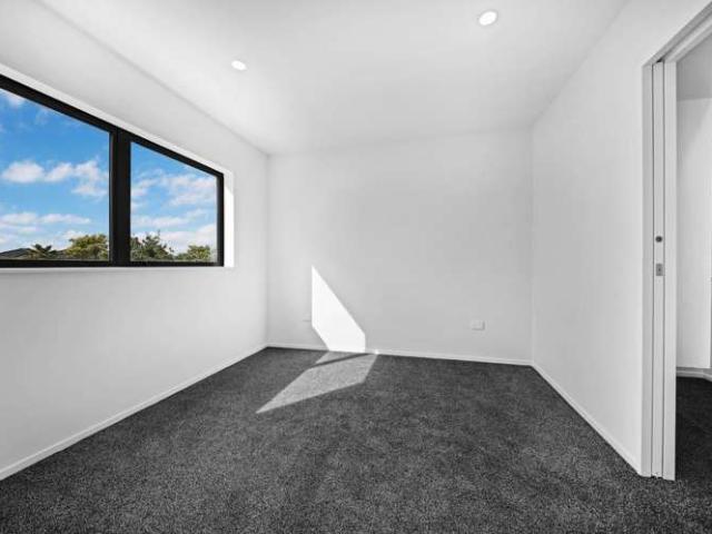 8D Friesian Drive, Mangere, Manukau City