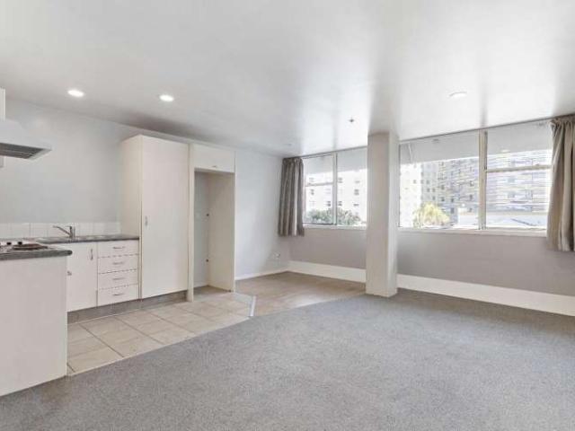 8F/2 Whitaker Place, Grafton, Auckland City