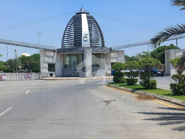 8marla plot for sale possession utailty paid ready for construction more details contact me