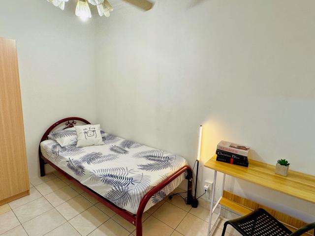 8minsto IKEA Damansara Big Single Room at Flora Damansara Perdana, Petaling Jaya