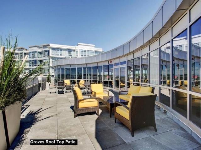 8th floor like new 1 bdrm, den apartment in Varsity!