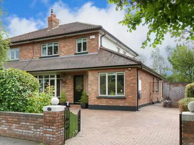 93 Holywell, Kilmacud, Dublin 14, D14KP65 is for sale