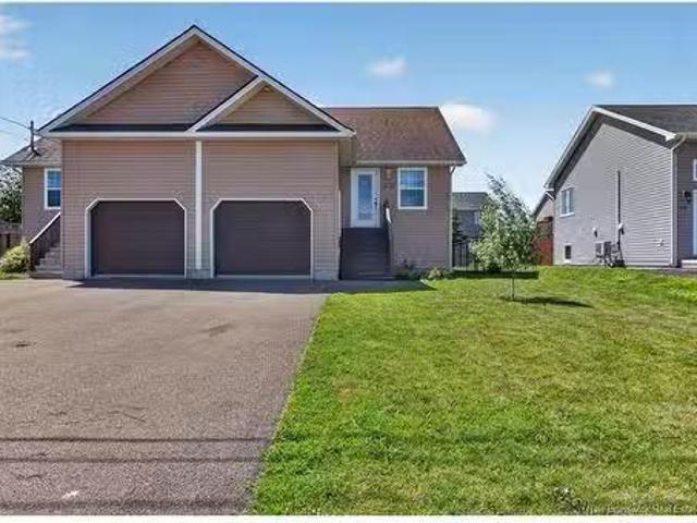 93 Jeannette, Dieppe, NB, E1A 0K3 house for sale Listing ID.