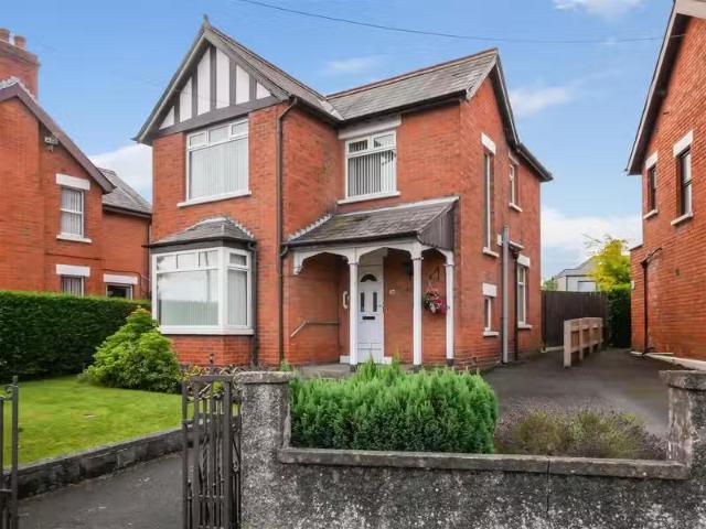 93 Knockbreda Road