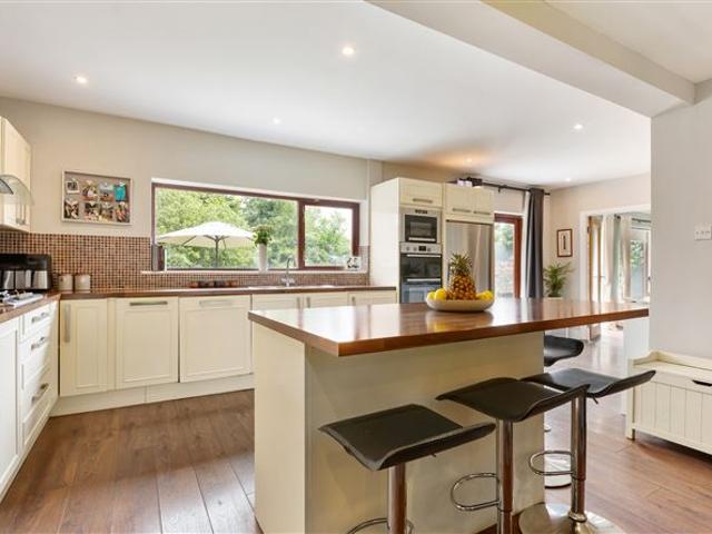 93 Shanganagh Vale, Cabinteely, Dublin 18 Hunters Estate Agent 4941 MyHome. Ie Residential