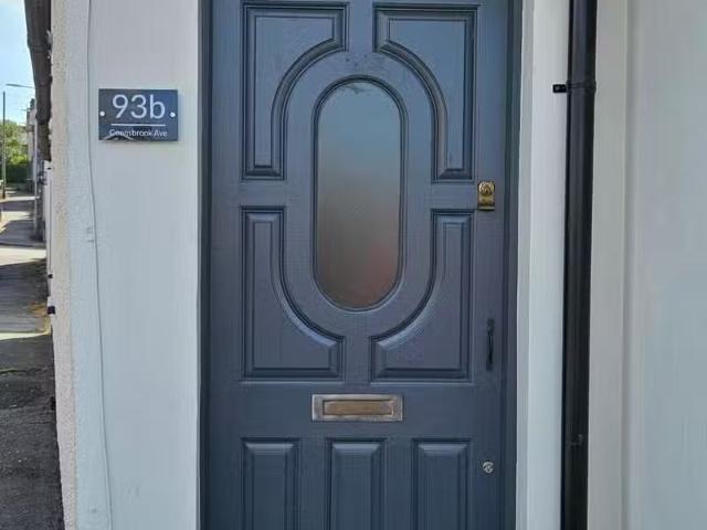 93b Connsbrook Avenue
