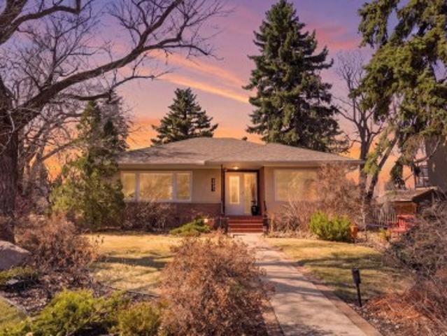 9002 Street Nw, Edmonton, AB, T6G 1X7 house for sale | Listing ID E4499 | Royal LePage