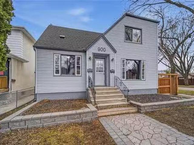 900 Bond Street, Winnipeg, MB, R2C 2M8 house for sale Listi.