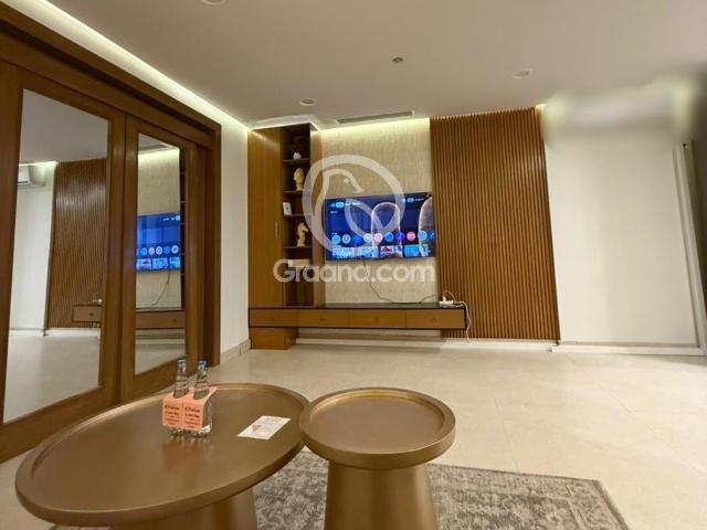 900 Ft² Flat for Rent