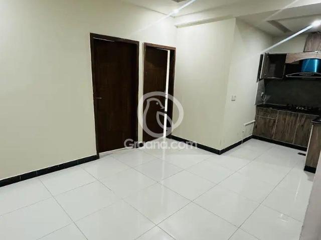 900 Ft² Flat for Rent
