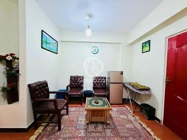 900 Ft² Flat for Rent