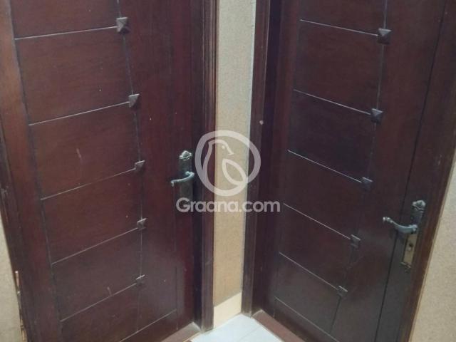 900 Ft² Flat for Rent