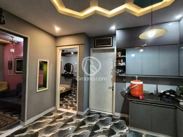 900 Ft² Upper portion for Sale