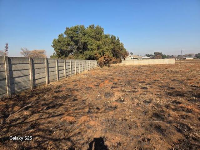 900 m² Land available in Ironsyde