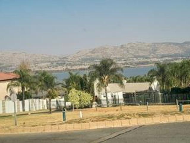 900 m² Land available in Kosmos Ridge Estate