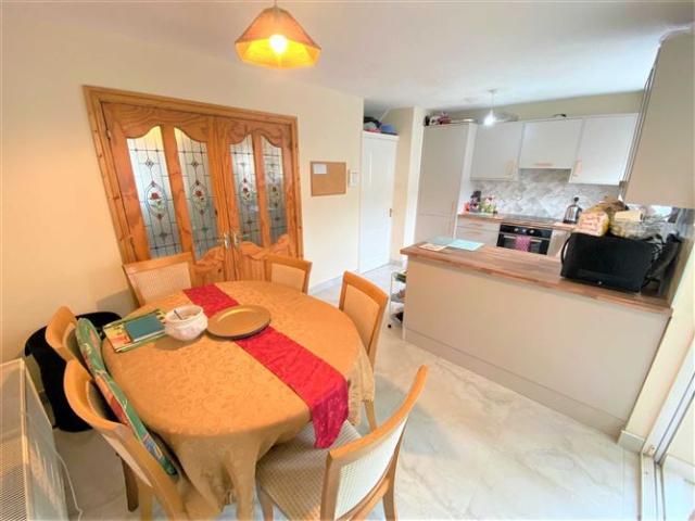 900 / month | Ashfield grove, Huntstown, Dublin 15 Ray Cooke Auctioneers 5003 MyHome. Ie Lettings
