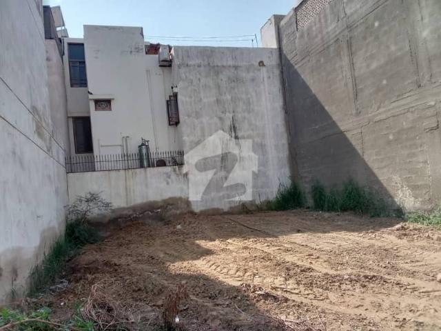 900 Square Feet Commercial Plot Ideally Situated In Dha Phase 7