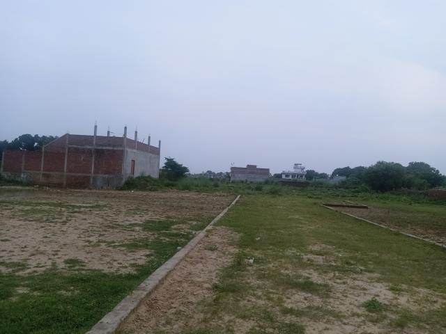 900 Sq.Ft. Plot in Jhalwa Allahabad Listing ID: #10336
