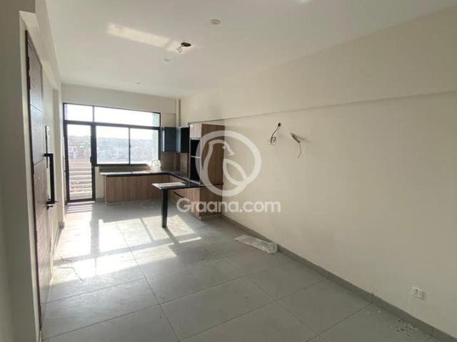 900 Yd² Flat for Sale