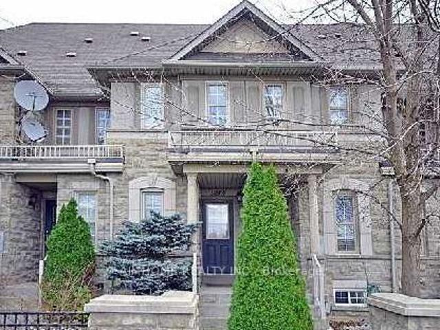 9013 Yonge Street, Richmond Hill | 3+2Beds/4Bath, Townhouse, $3,400/mo | Condos. Ca