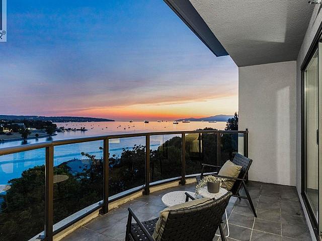 901 1233 Beach Avenue Vancouver, British Columbia