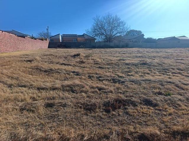 901 m² Land available in Fochville