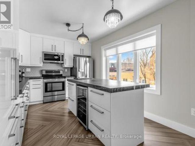 901 Pape Avenue, Toronto, ON, M4K 3V1 house for lease | Listing ID E13035 | Royal LePage