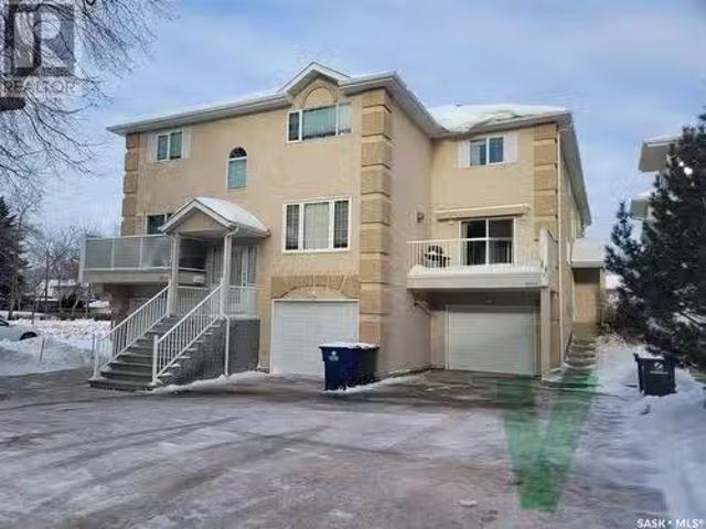 901B 9Th Street E, Saskatoon, SK, S7H 0M9 townhouse for sale.