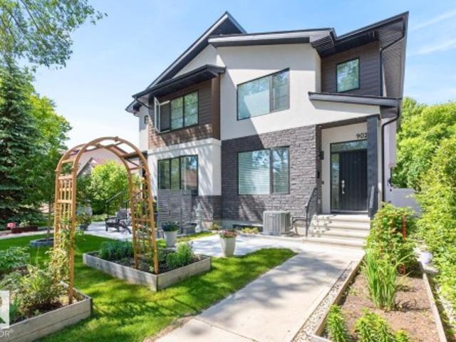 9028 90 Street Nw, Edmonton, AB, T6C 3L9 house for sale | Listing ID E4495 | Royal LePage