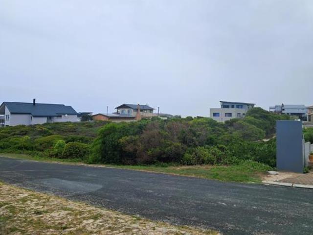 902 m² Land available in Pearly Beach